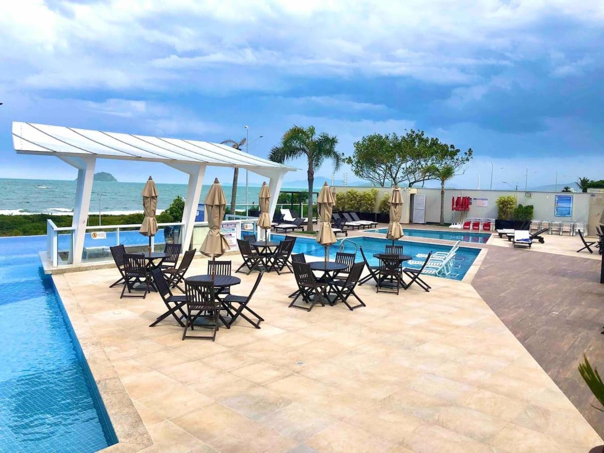 Ape Estilo Resort C/ Pe Na Areia E Vista Mar, Proximo Ao Beto Carrero Piçarras المظهر الخارجي الصورة